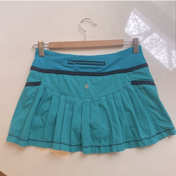 Vintage Lululemon 12’ skort - Picture 2 of 3